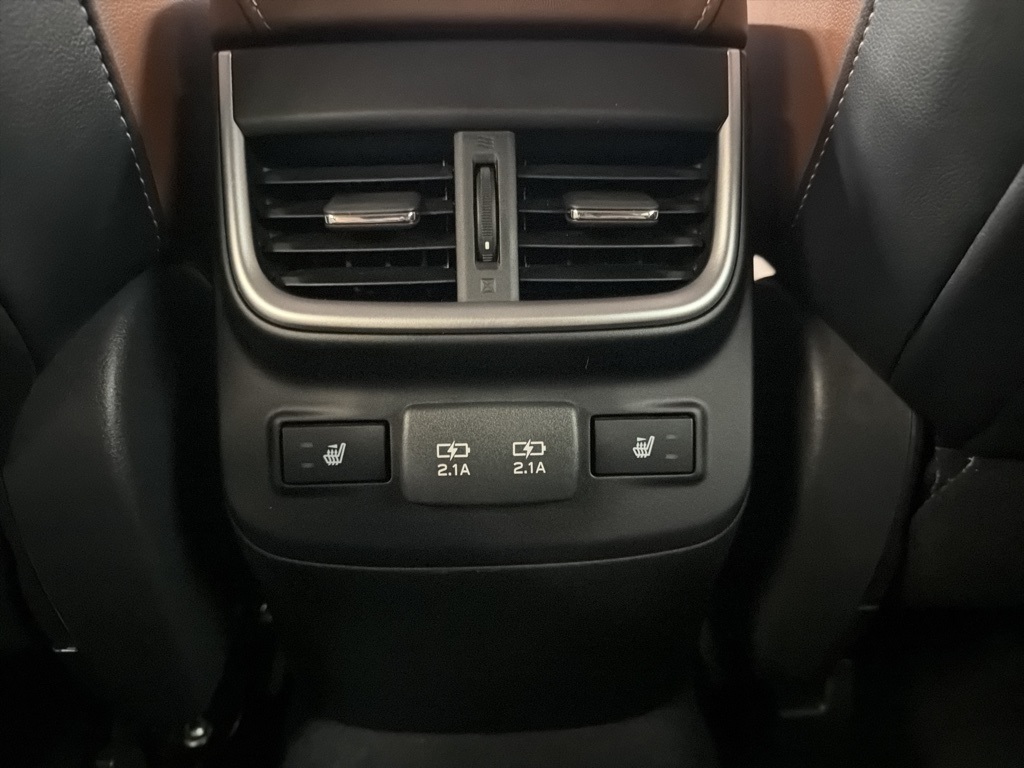 2021 Subaru Outback Touring photo 26