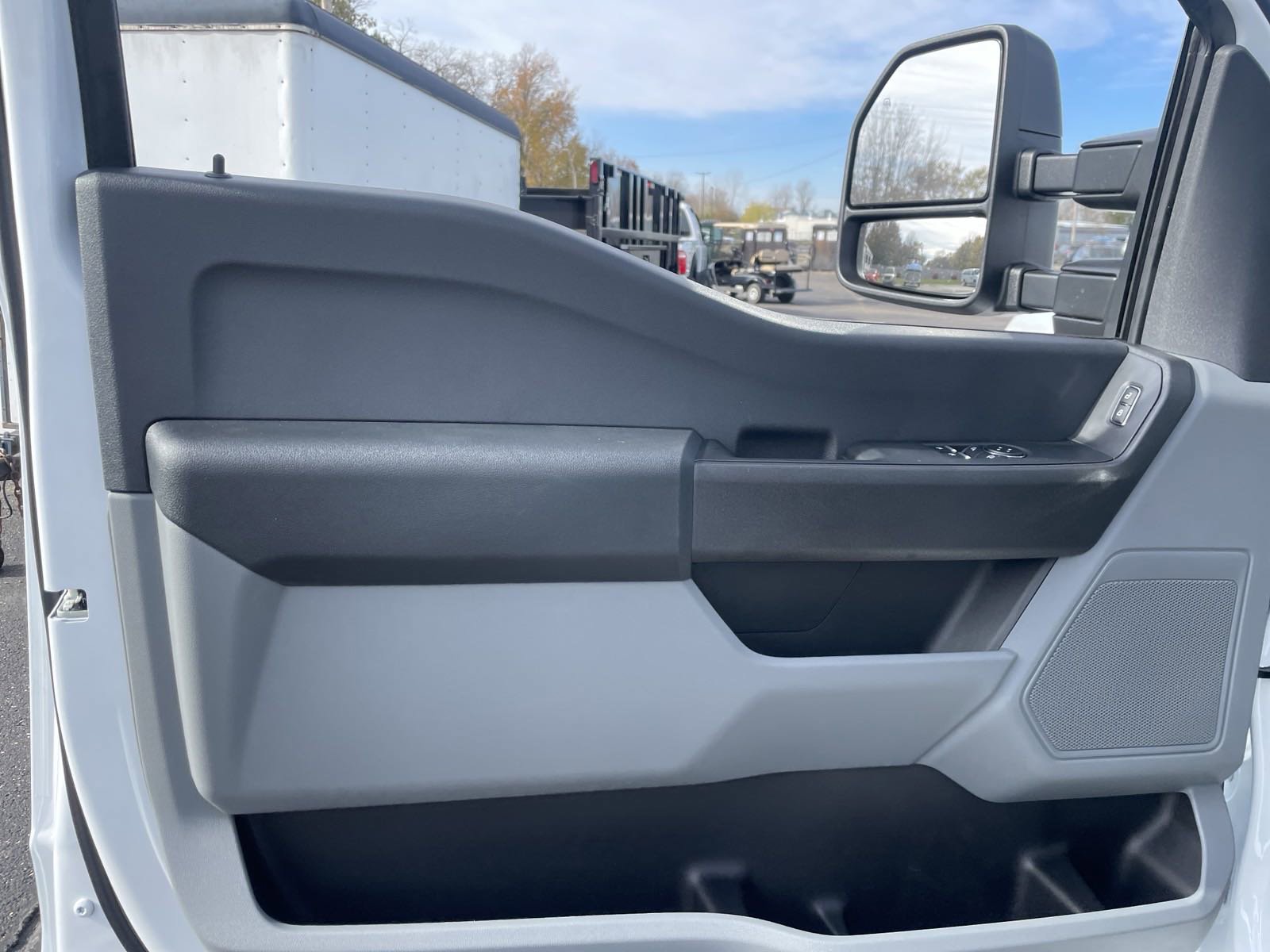 2023 Ford F-350 XL photo 3