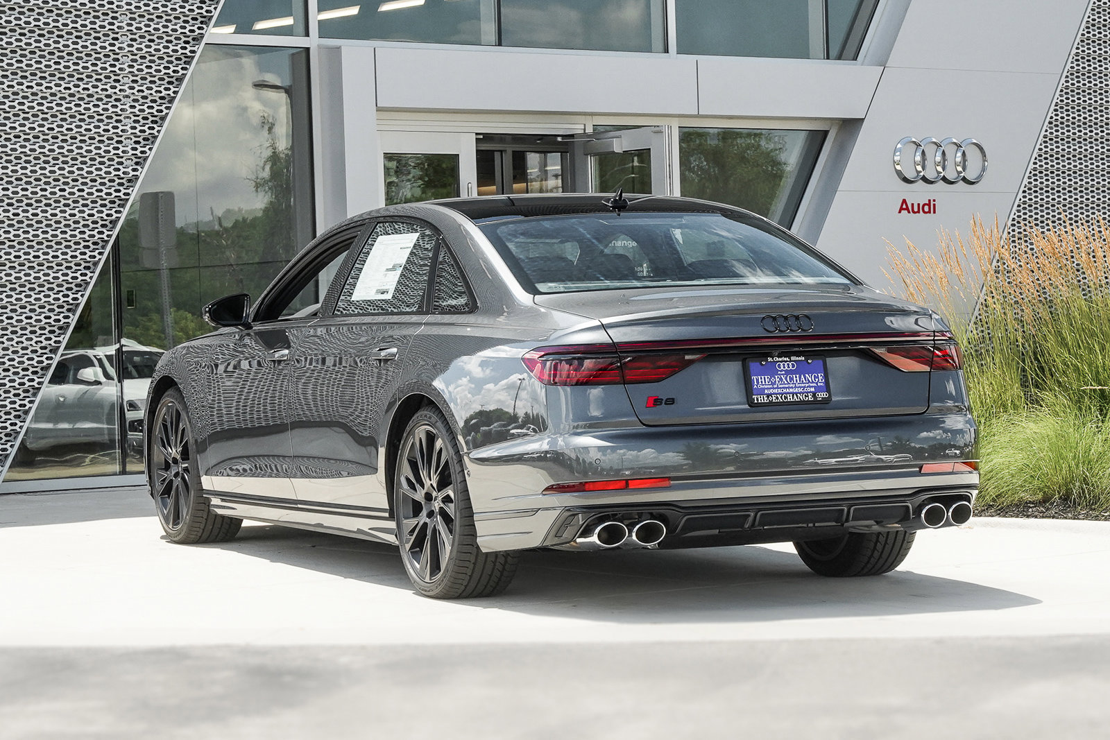 2025 Audi S8 4.0T photo 3