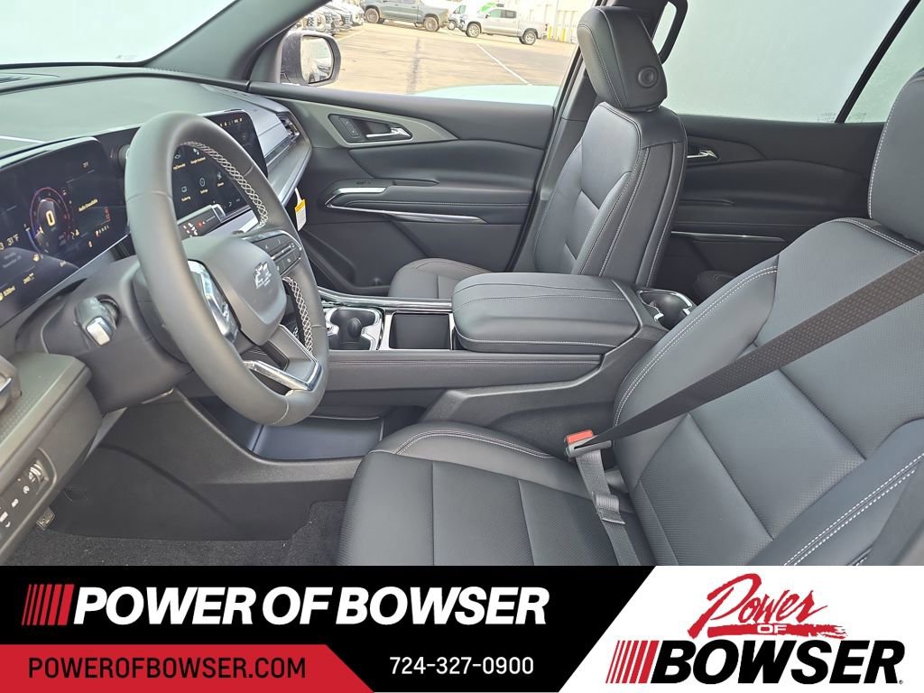 2026 Chevrolet Traverse 2LT photo 2