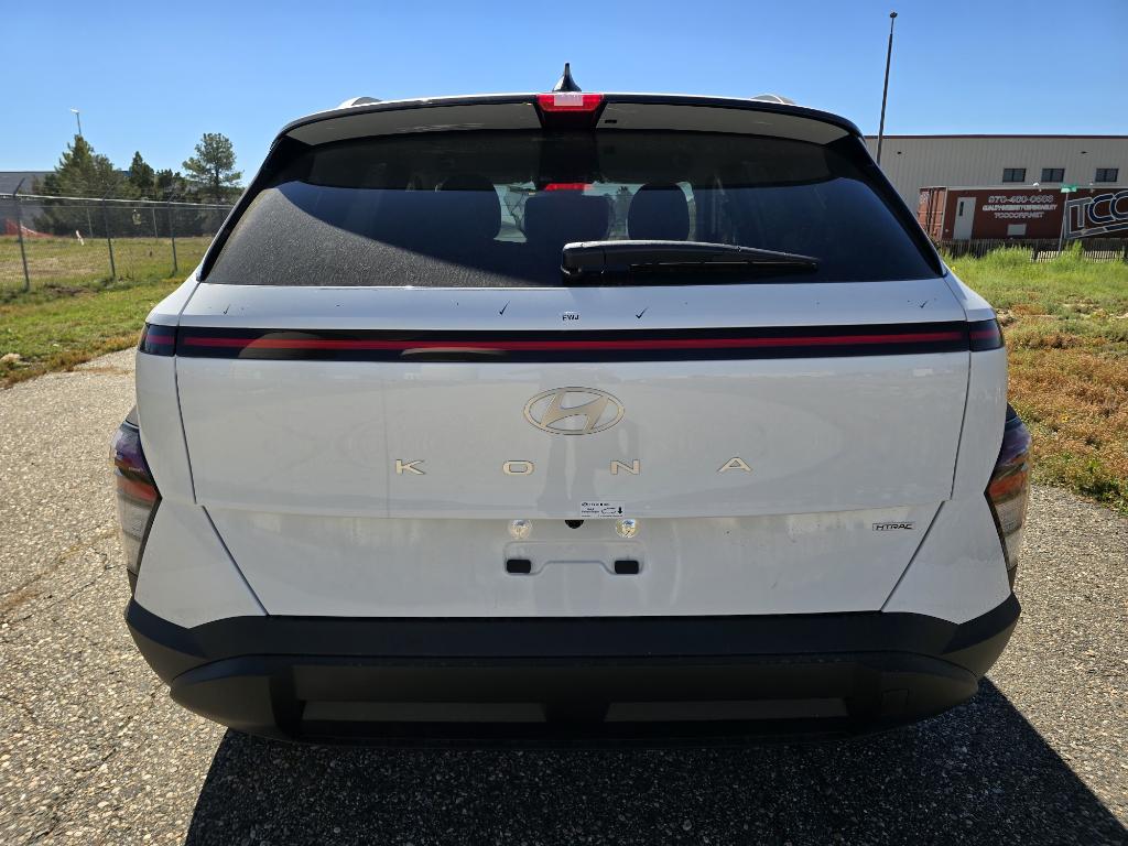 2026 Hyundai Kona SEL photo 2