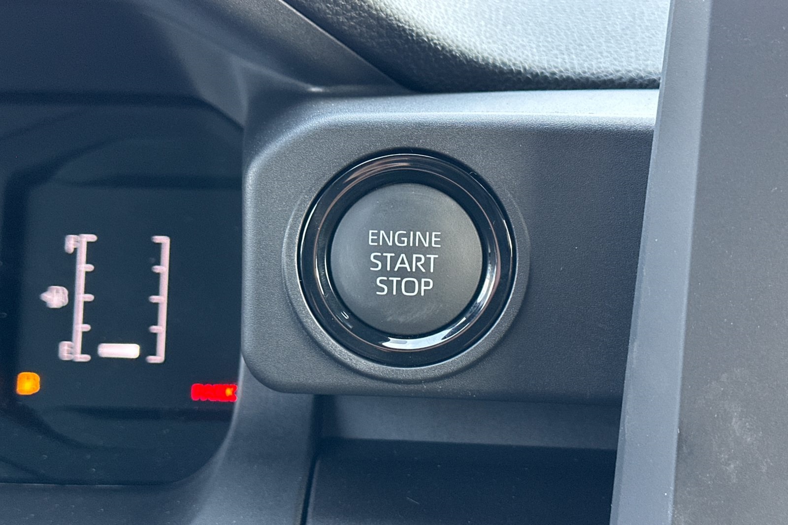 2025 Toyota Tacoma SR5 photo 22