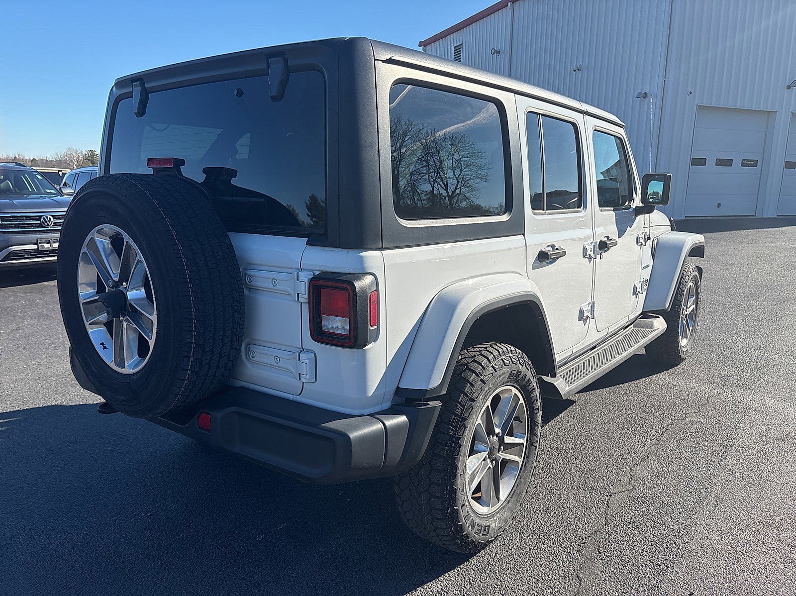 2022 Jeep Wrangler Unlimited Sahara photo 4