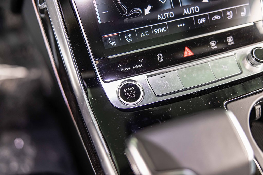 2021 AUDI Q8 - Image 29