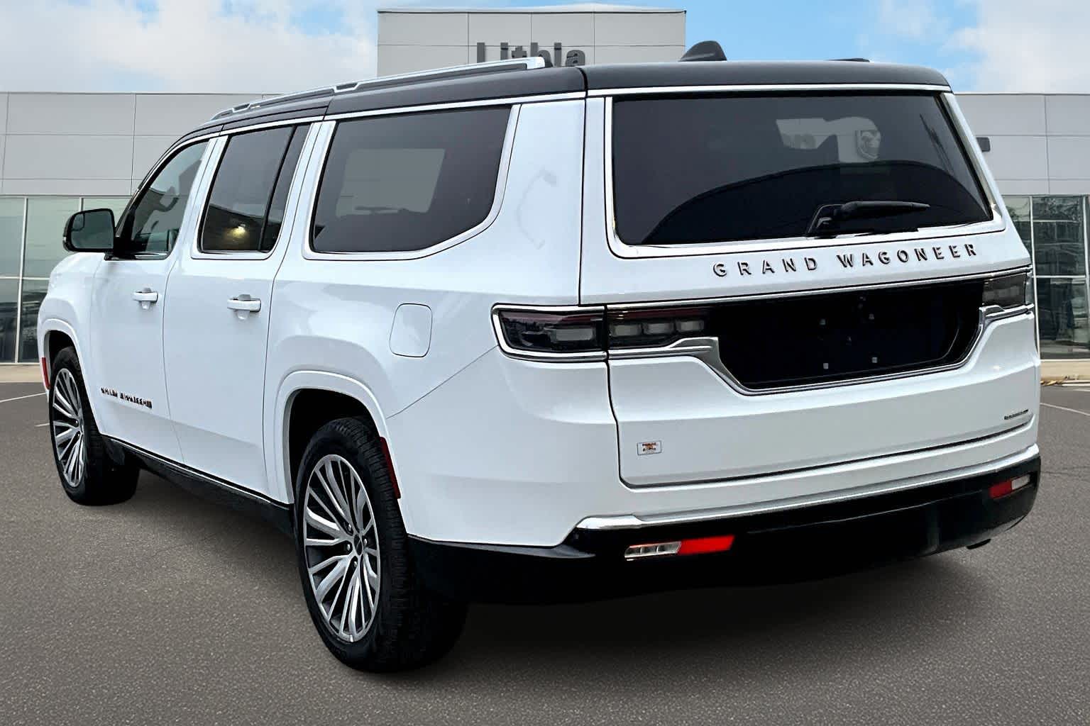 2024 Jeep Grand Wagoneer L III photo 4