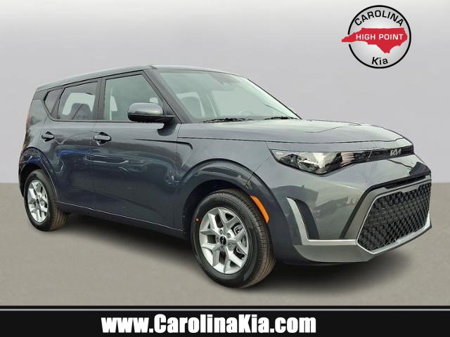 2025 Kia Soul LX's photo