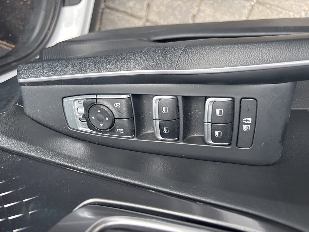 2023 Kia Sorento LX photo 12