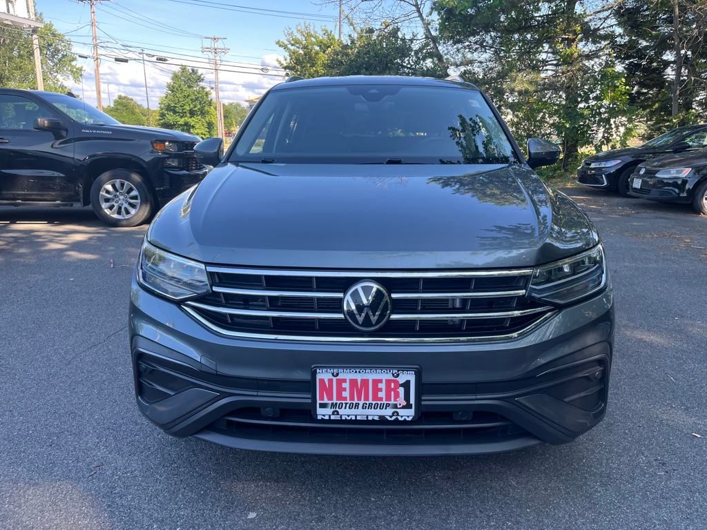 2023 Volkswagen Tiguan SE photo 3