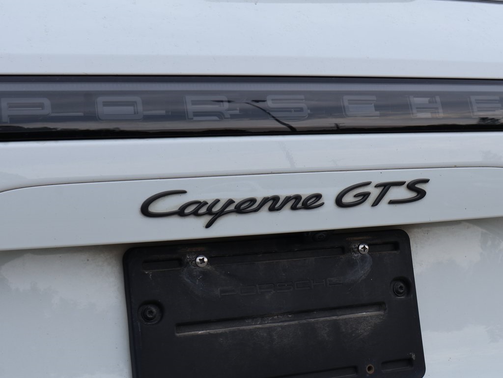 2022 Porsche Cayenne GTS photo 16