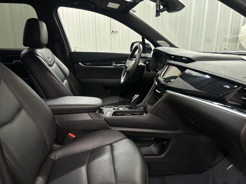 2025 Cadillac XT6 Premium Luxury photo 11