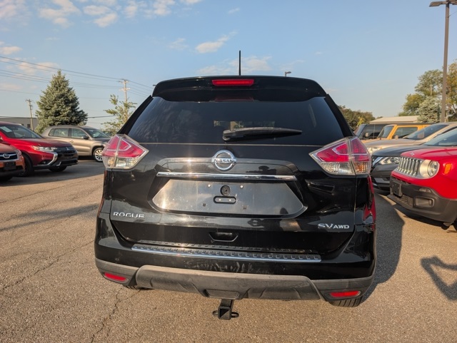 2016 Nissan Rogue SV photo 4