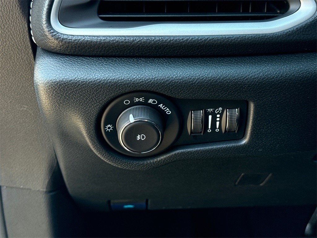 2025 Chrysler Pacifica photo 26