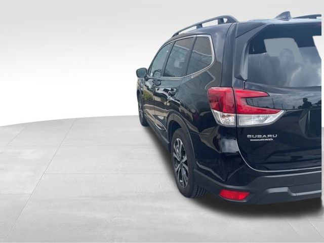 2022 Subaru Forester Limited photo 3