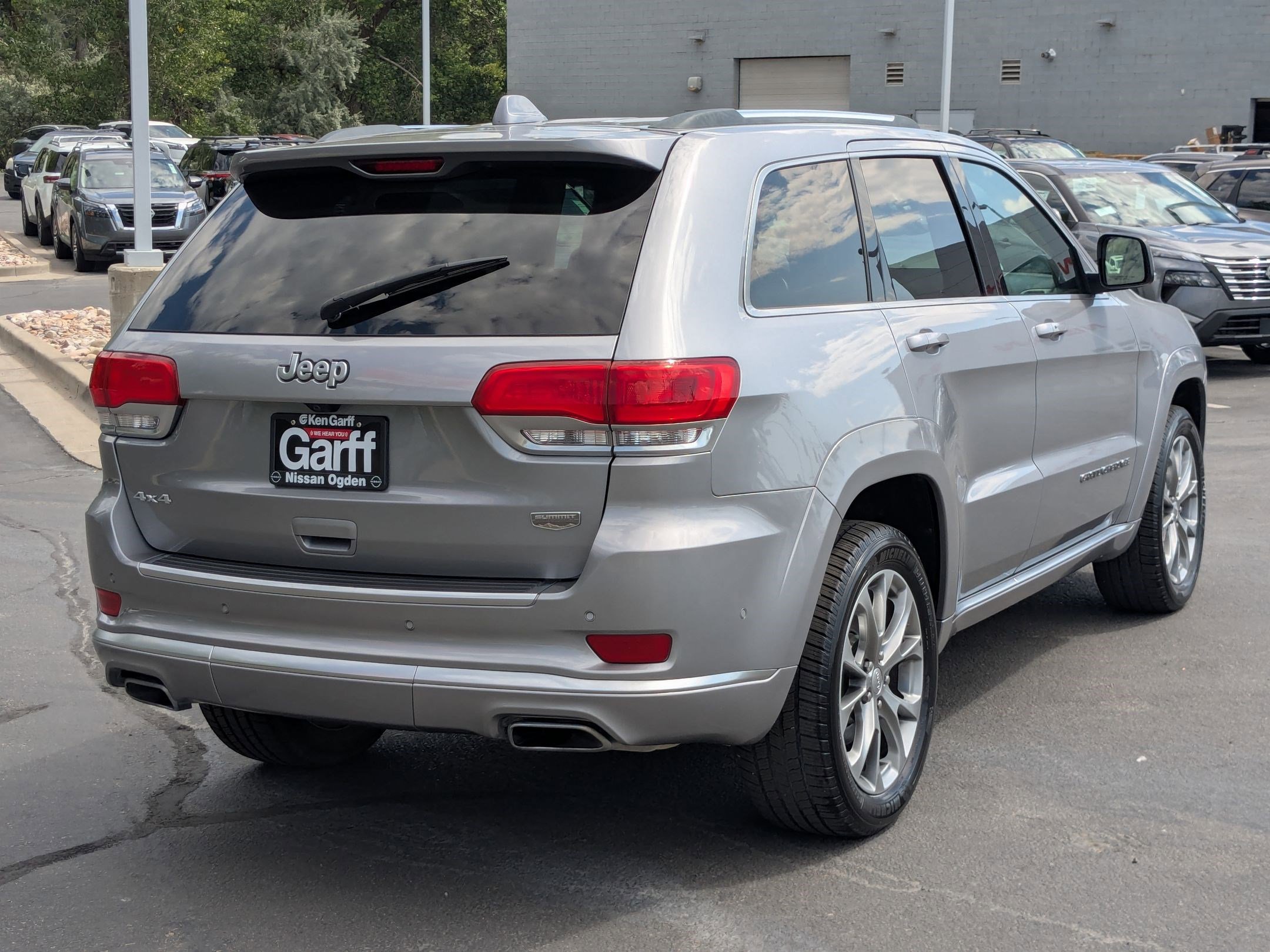 2021 Jeep Grand Cherokee Summit photo 3
