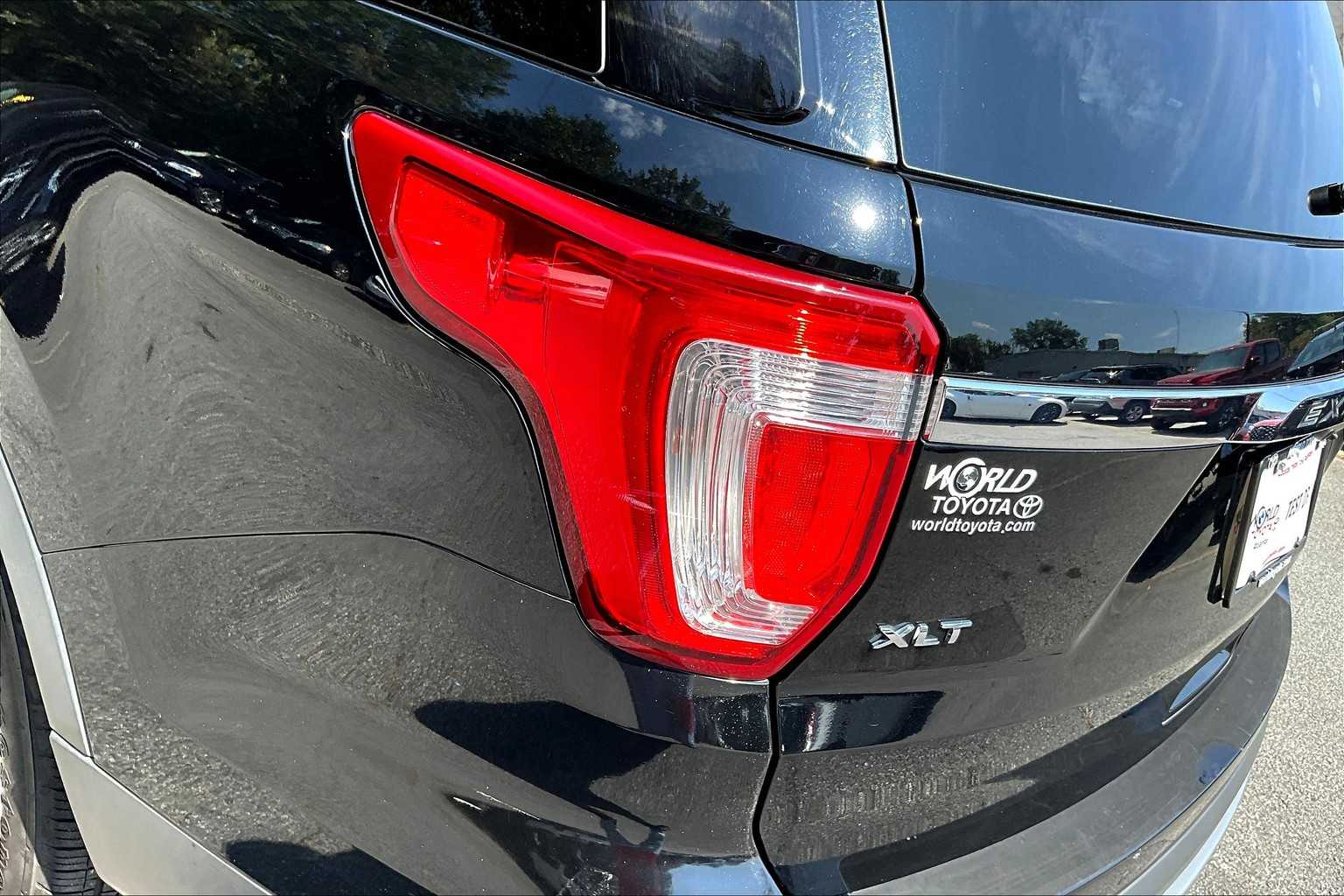 2017 Ford Explorer XLT photo 26