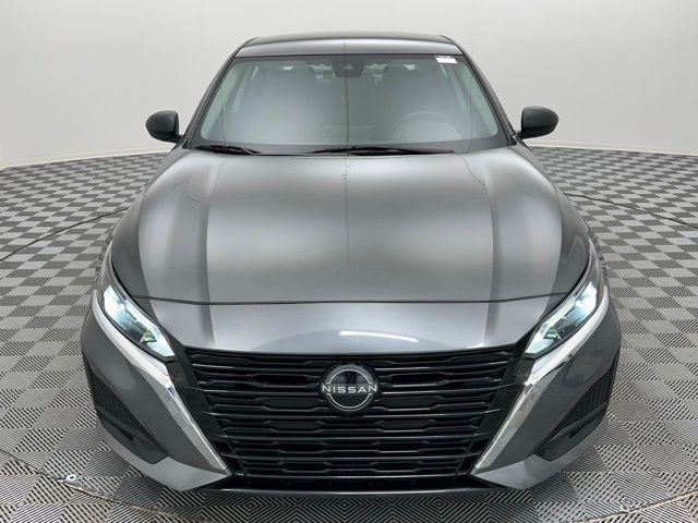 2024 Nissan Altima 2.5 SV photo 2