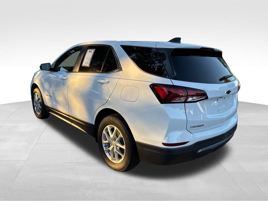 2022 Chevrolet Equinox LT photo 3