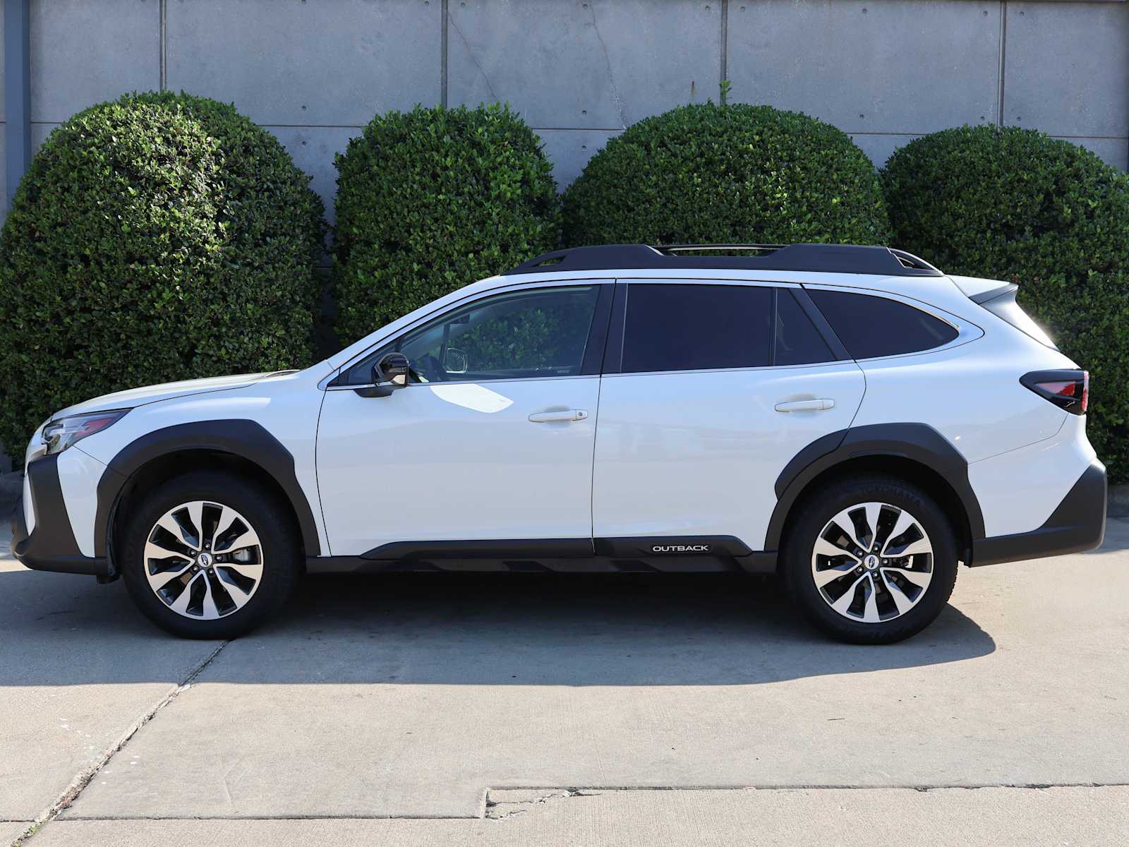 2023 Subaru Outback Limited photo 4