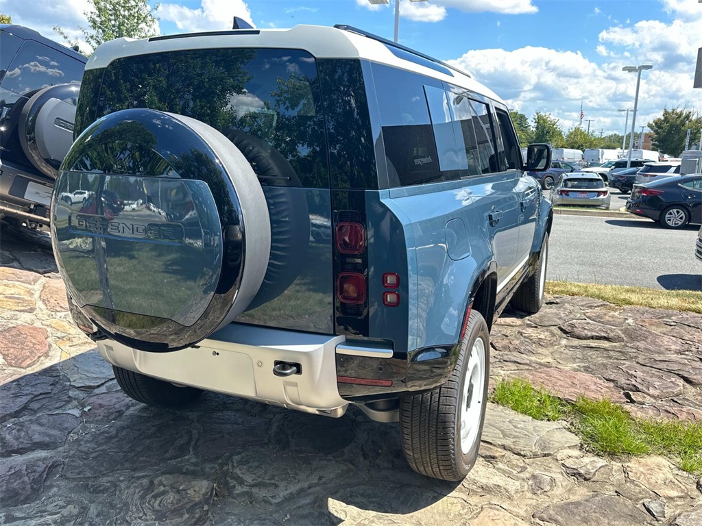 2025 Land Rover Defender 110 S photo 13