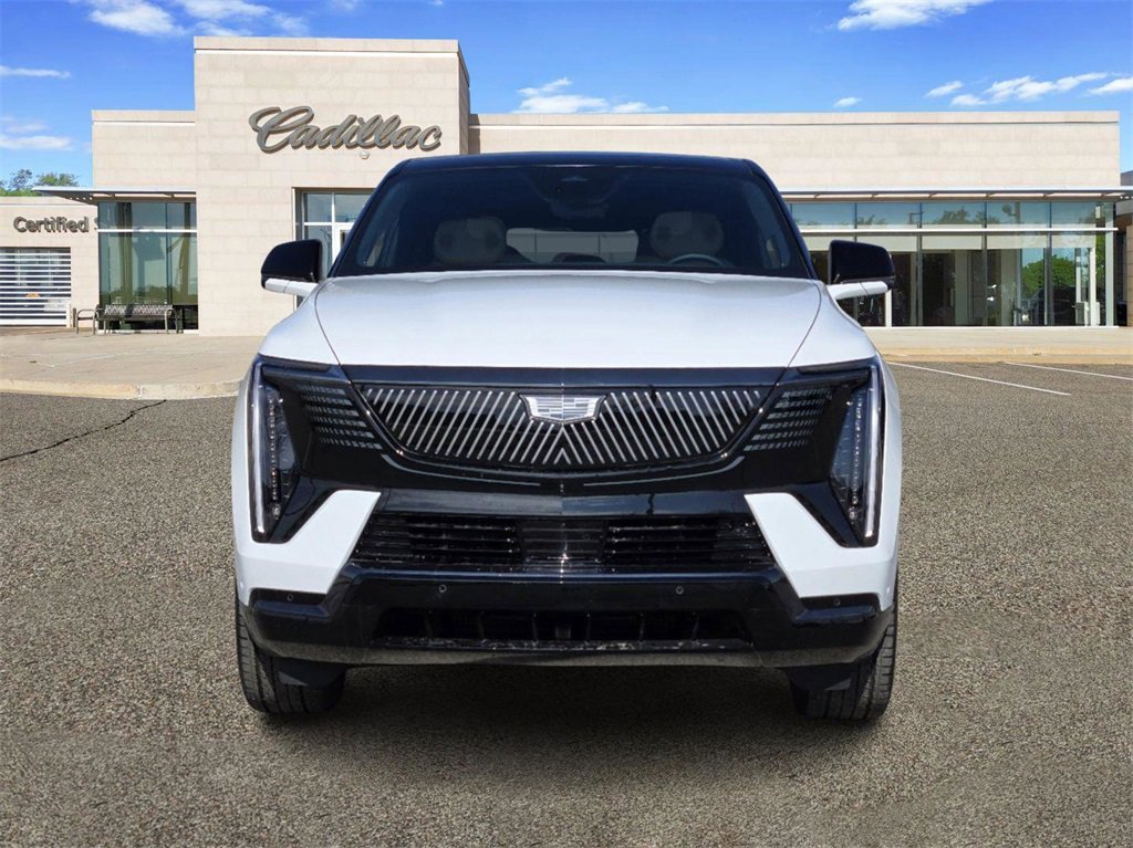 2025 Cadillac Escalade IQ Sport photo 2