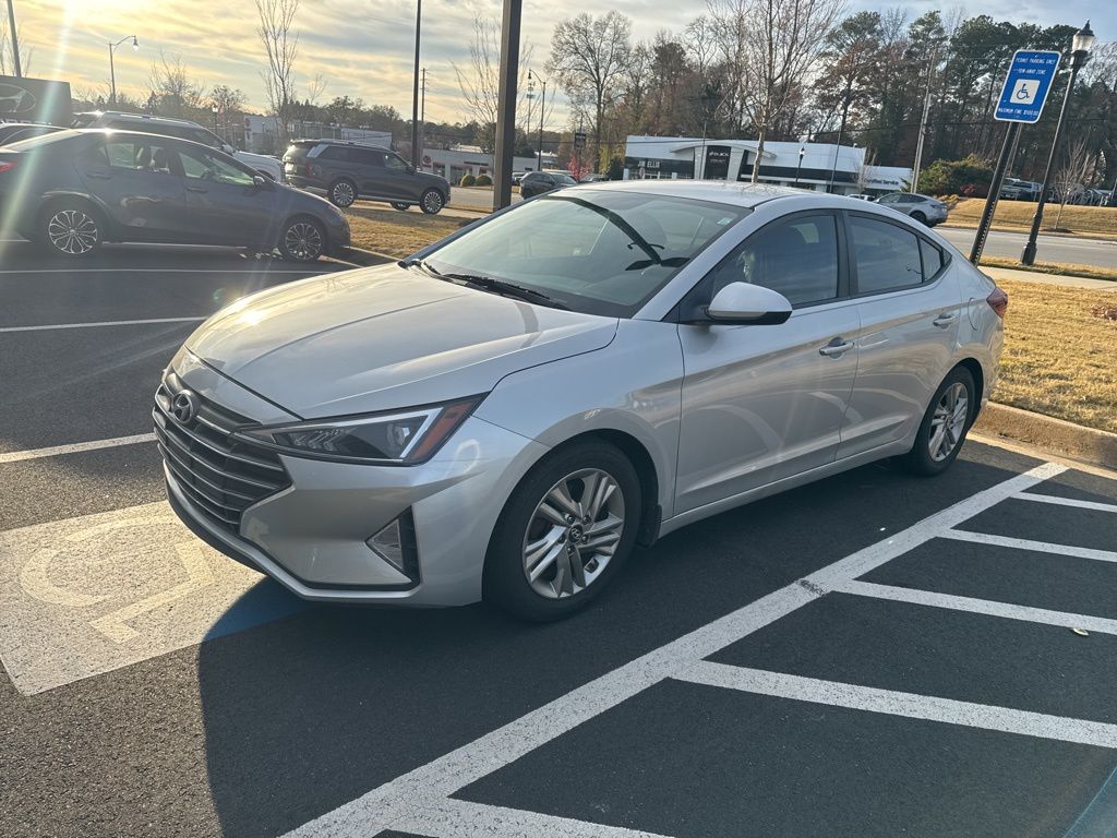 2019 Hyundai Elantra SEL's photo