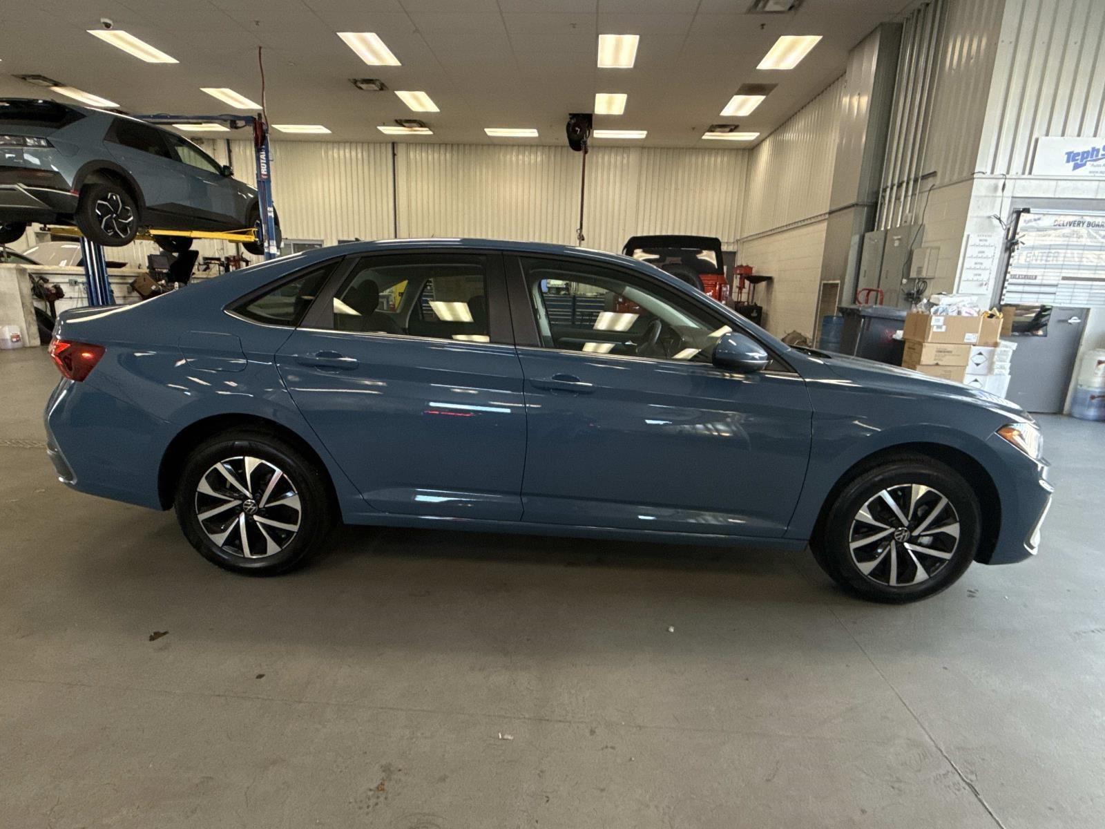 2025 Volkswagen Jetta S photo 3