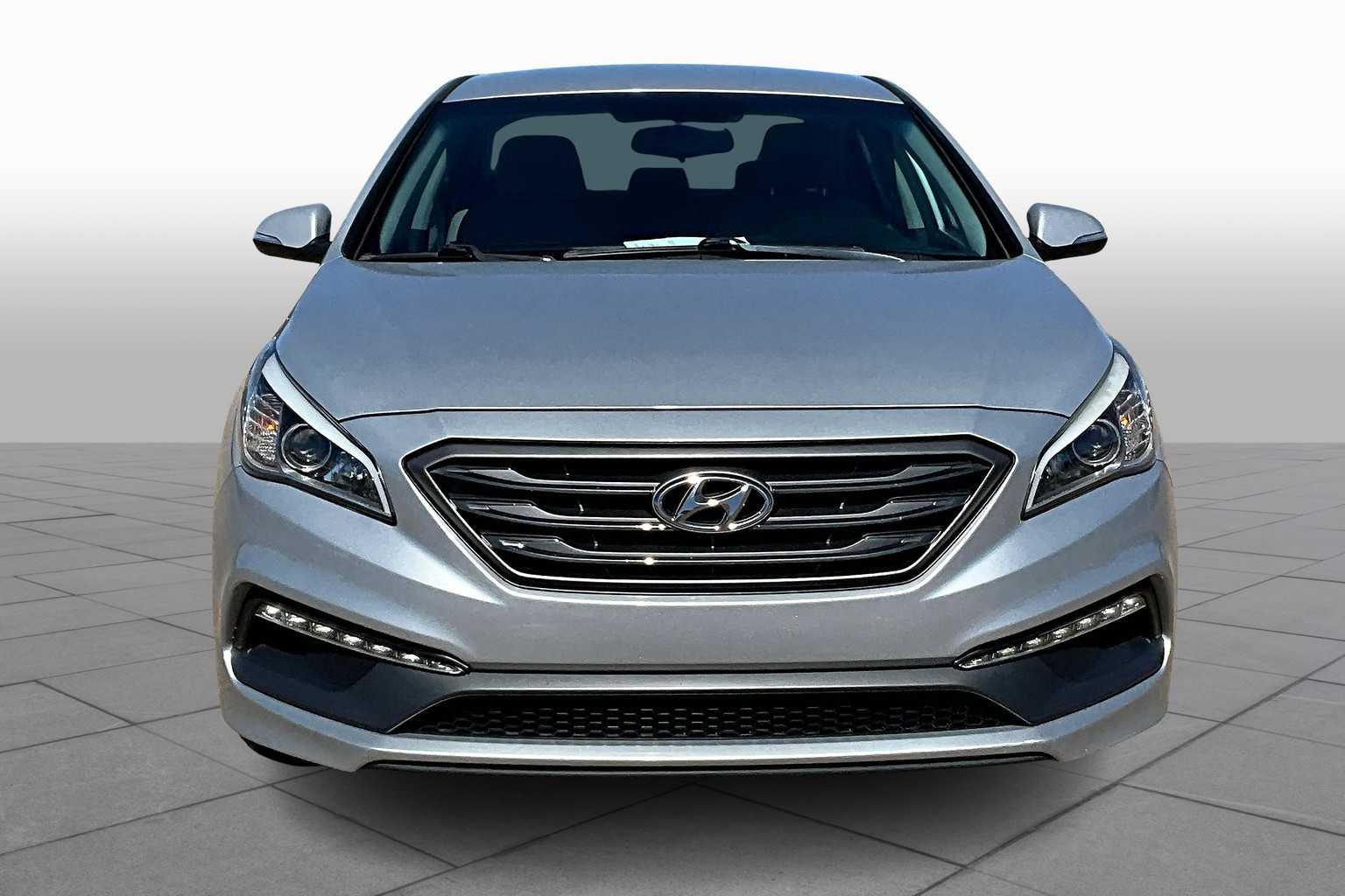 2015 Hyundai Sonata Limited Sport photo 3