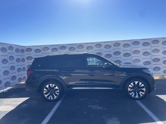 2026 Ford Explorer Platinum's photo
