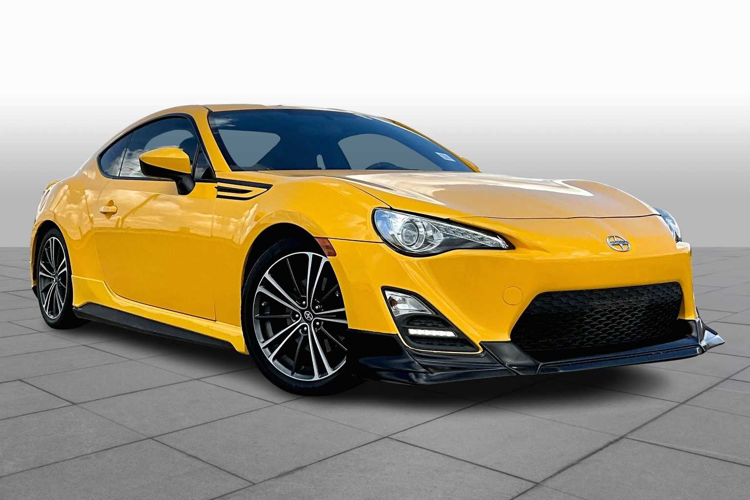 2015 Scion FR-S photo 2