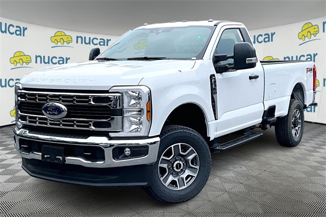 2025 Ford F-350 photo 2