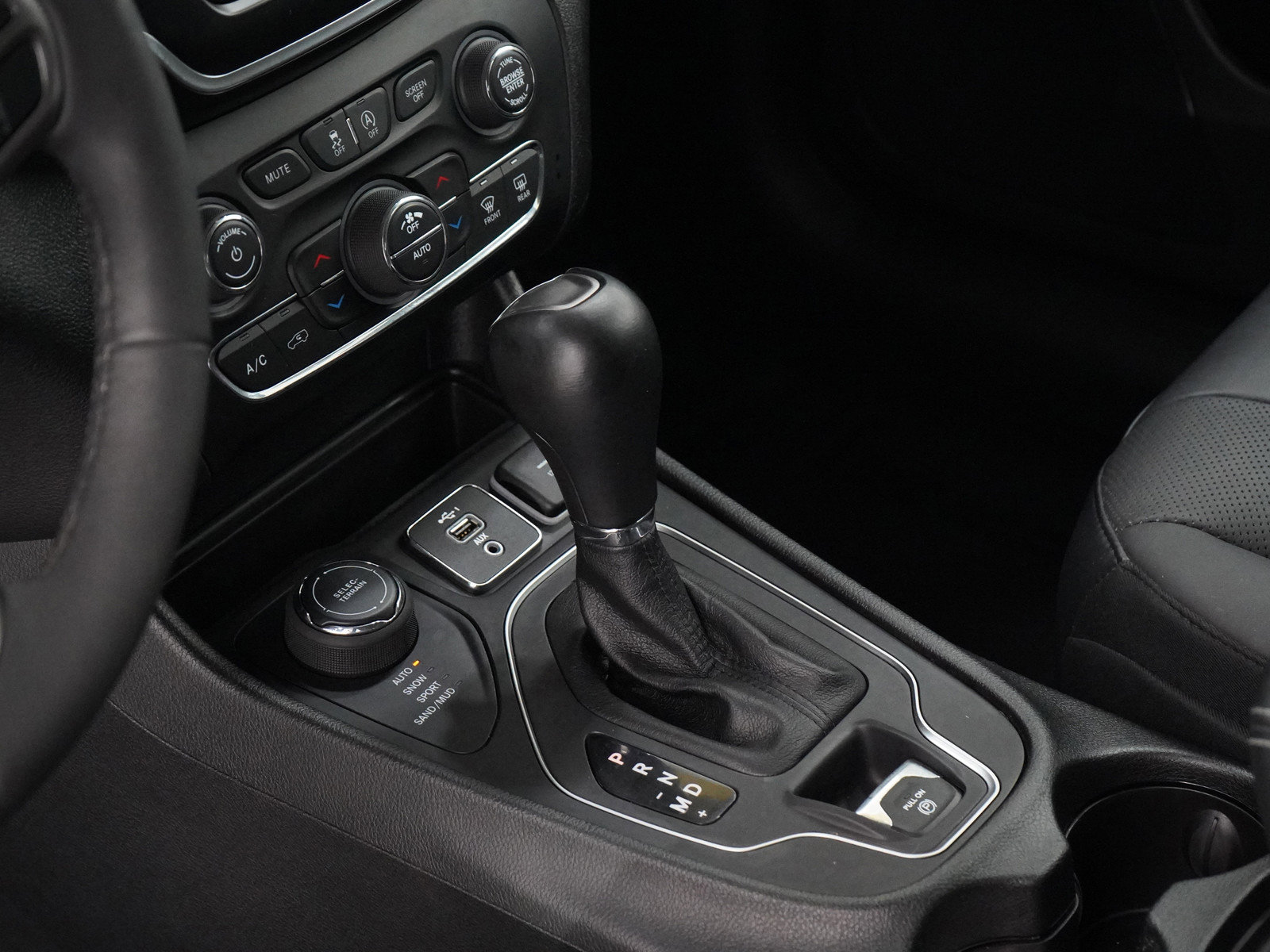 2021 Jeep Cherokee Altitude Latitude Lux photo 19