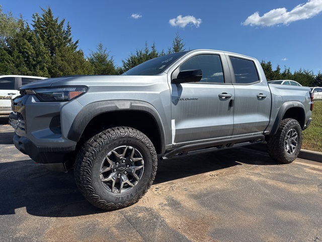2026 Chevrolet Colorado ZR2 photo 3