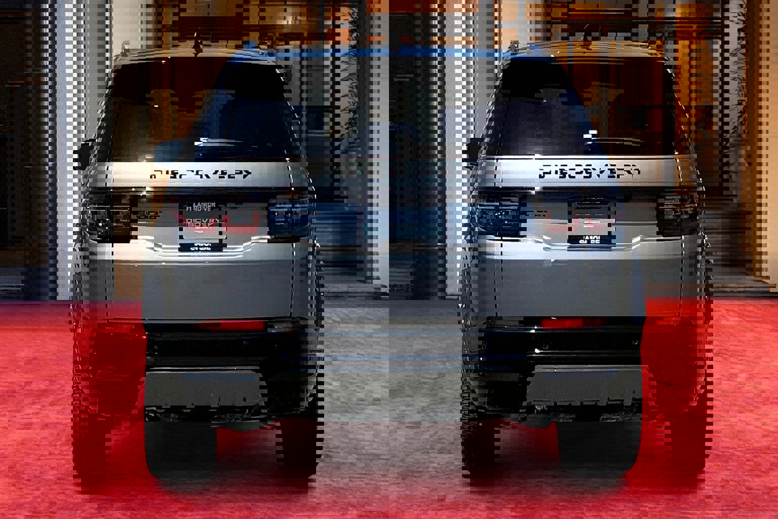2025 Land Rover Discovery Sport Dynamic SE photo 4