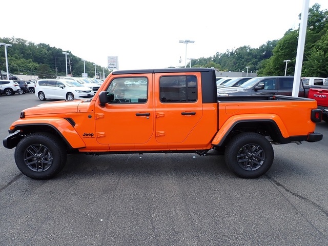 2025 Jeep Gladiator Sport S photo 2