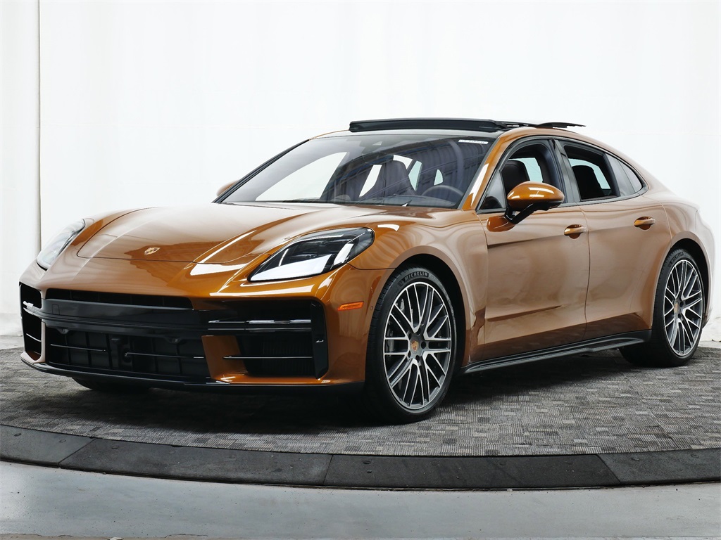 2025 Porsche Panamera GTS's photo