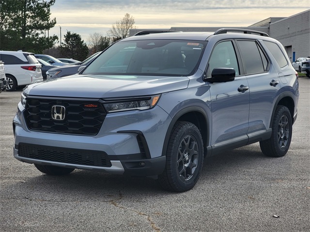 2025 Honda Pilot TrailSport photo 2
