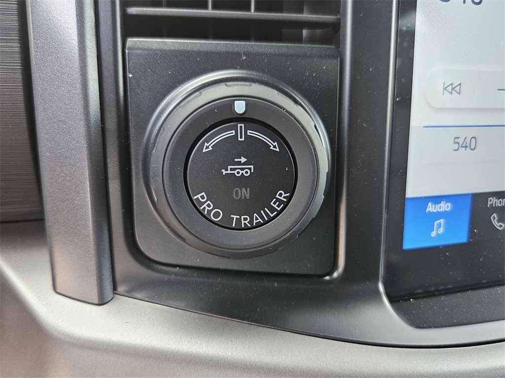 2025 Ford F-150 XLT photo 14