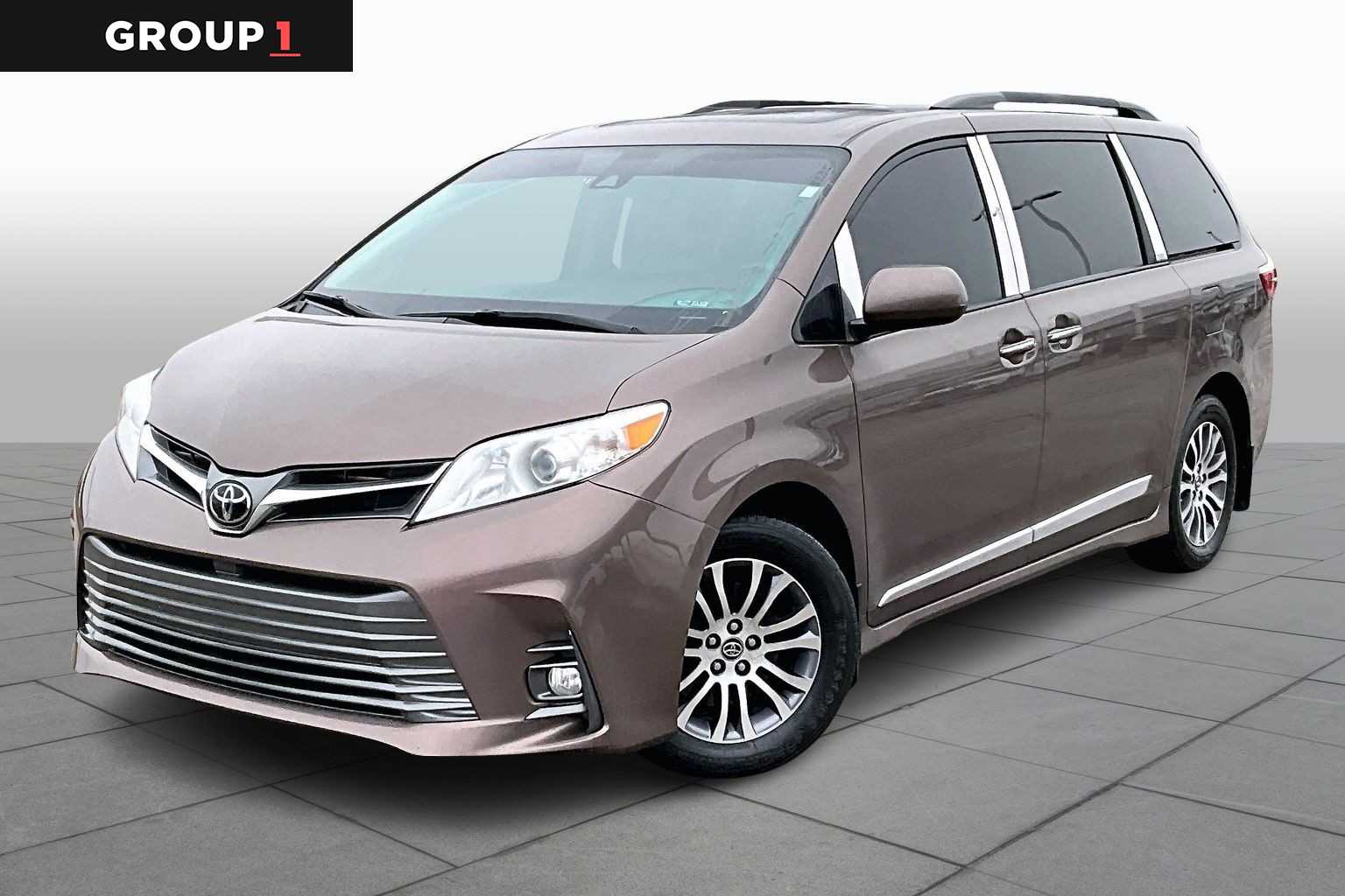 2018 Toyota Sienna XLE