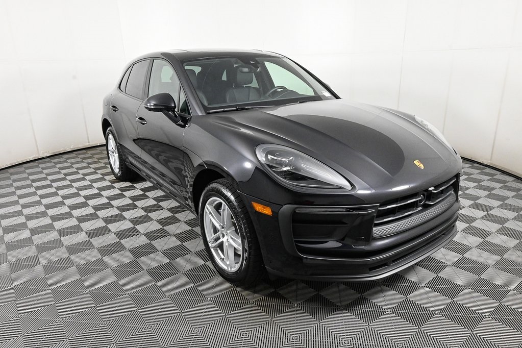 2025 Porsche Macan T photo 23