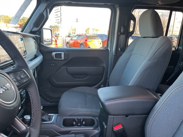 2025 Jeep Wrangler Sport S photo 7