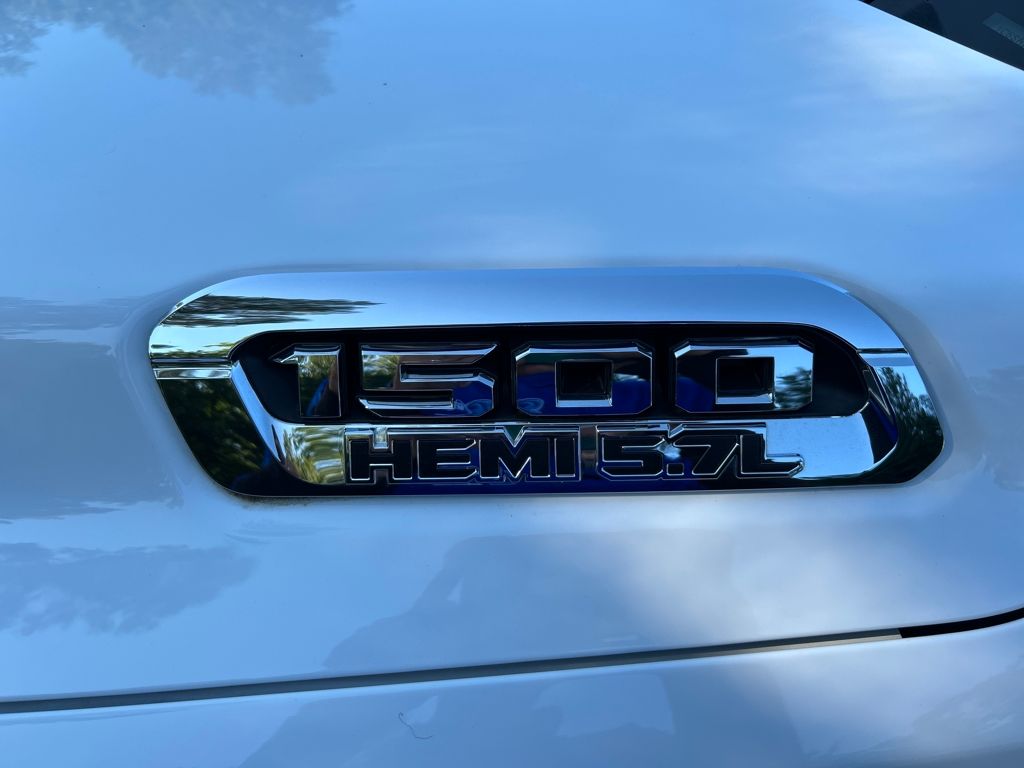 2022 Ram 1500 Laramie photo 12