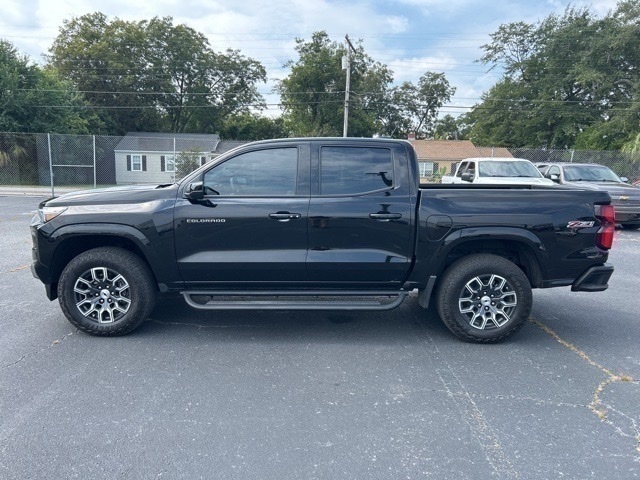 2024 Chevrolet Colorado Z71 photo 2