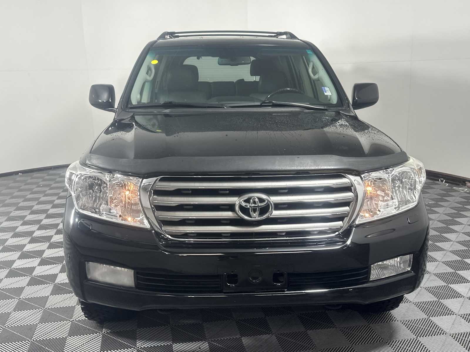 2010 Toyota Land Cruiser VX photo 2