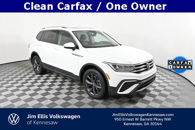 2022 Volkswagen Tiguan SE's photo