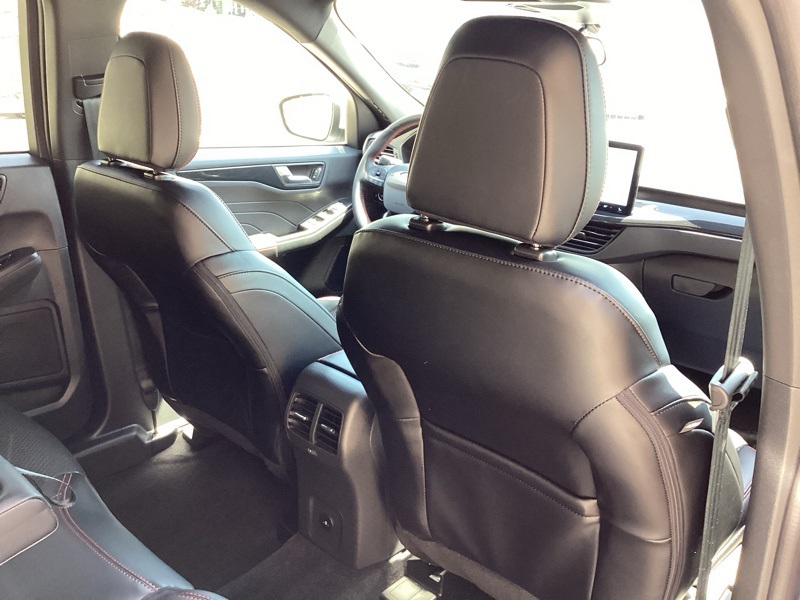2025 Ford Escape Hybrid ST-Line Select photo 16