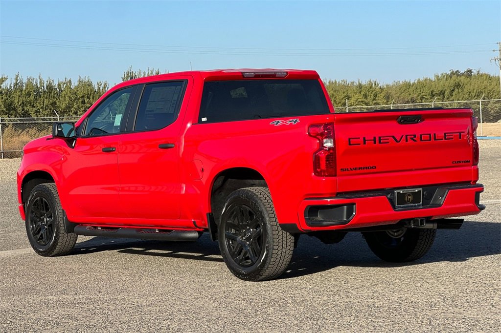 2025 Chevrolet Silverado 1500 Custom photo 4