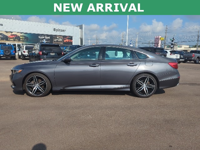 2022 Honda Accord Touring 2.0T photo 2