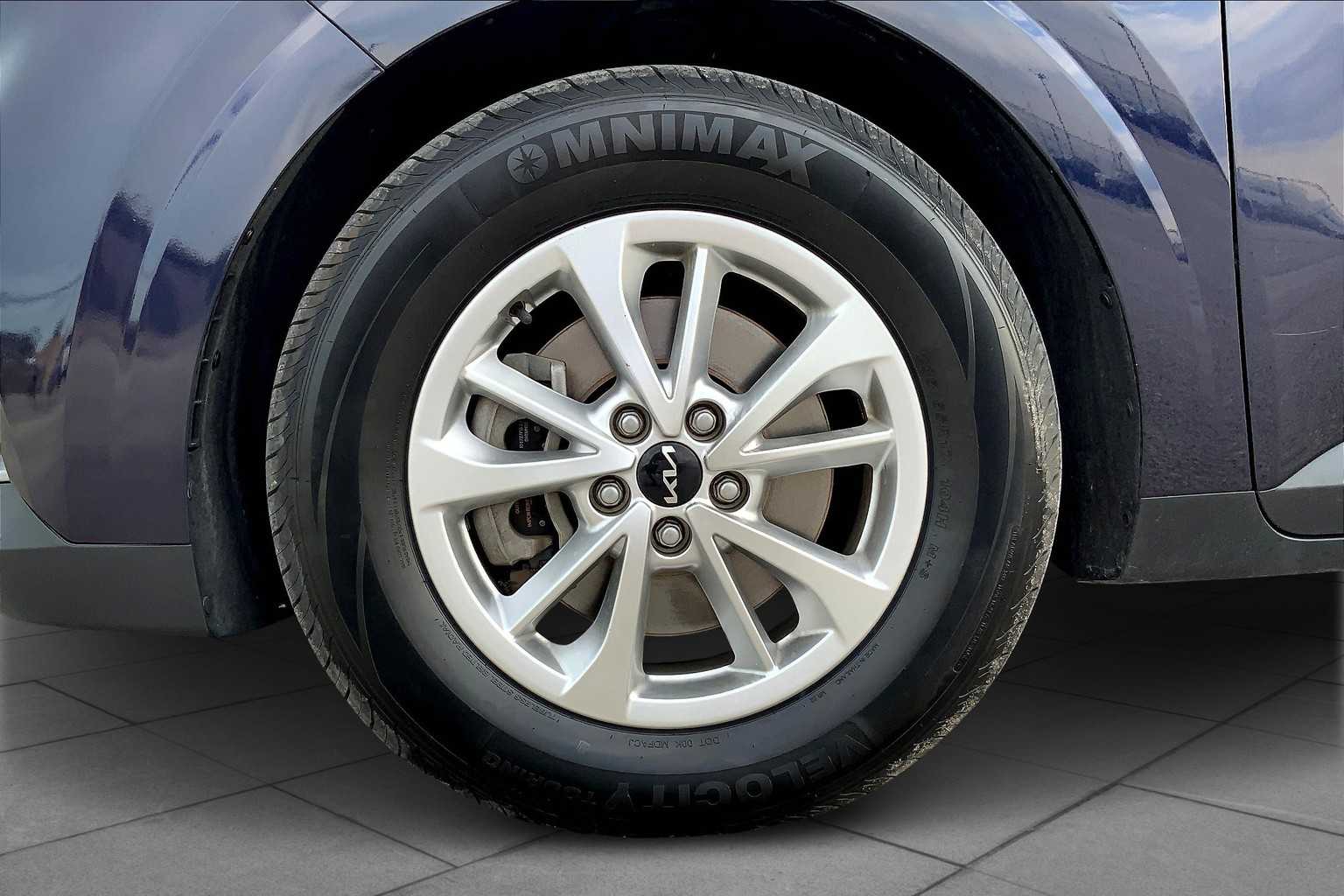2022 Kia Carnival LXS photo 10