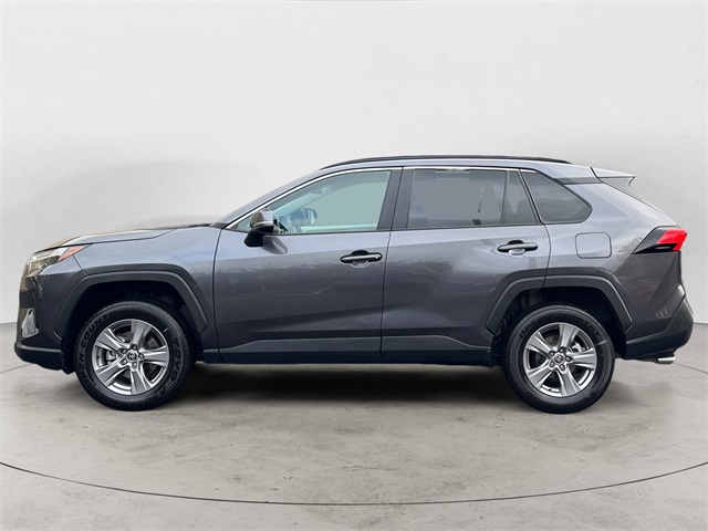 2025 Toyota RAV4 XLE photo 2