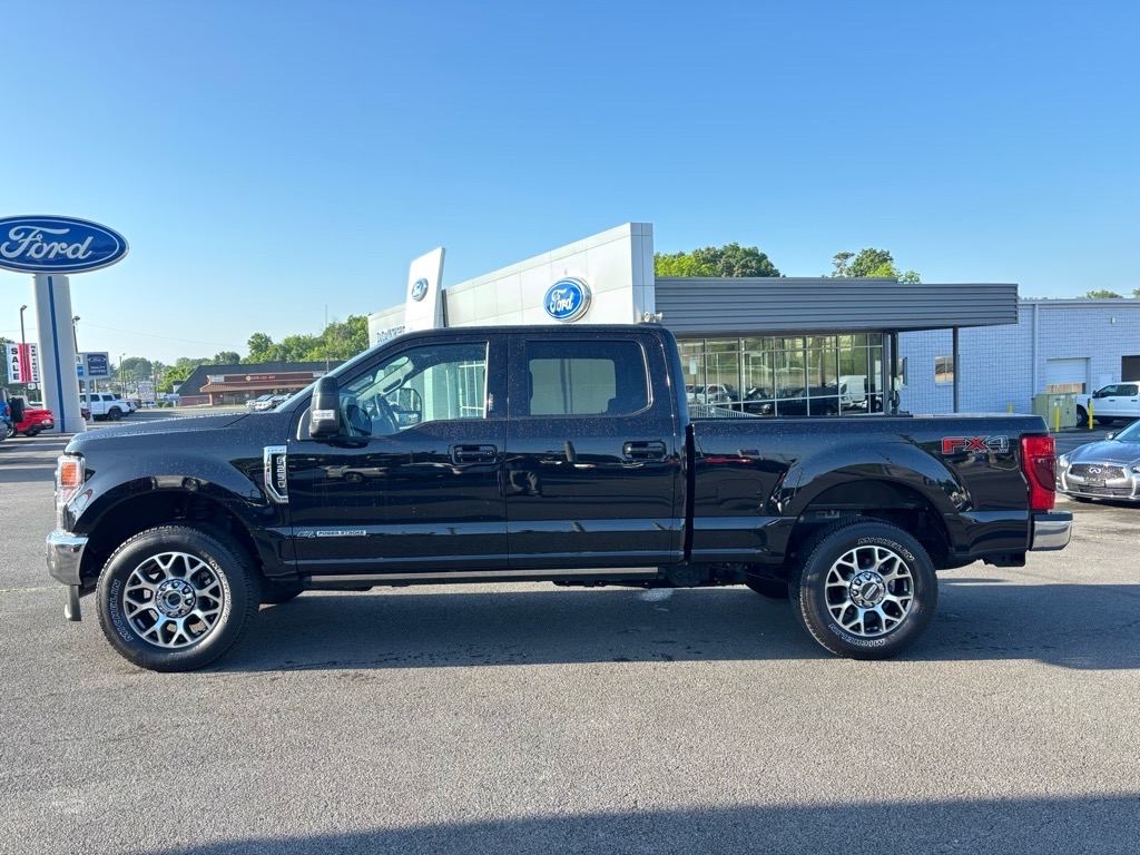 2022 Ford F-250 Lariat photo 2